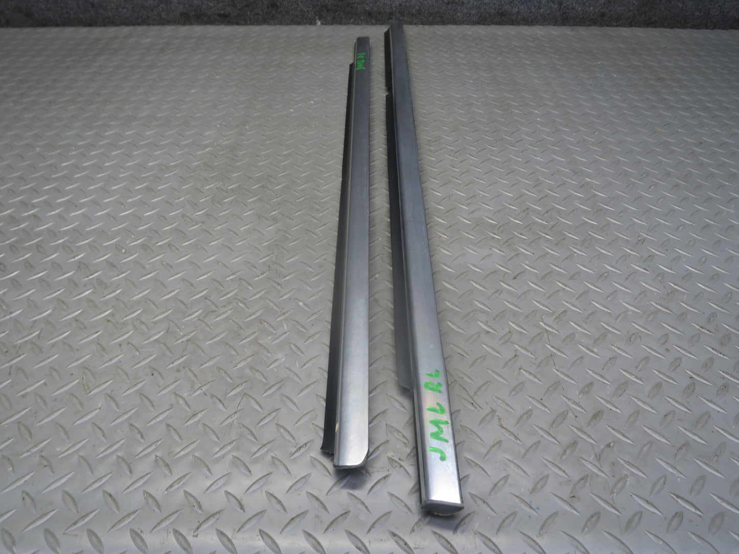 06-11 Mercedes W164 ML Set of 2 Front & Rear Left Door Weatherstrip Molding OEM