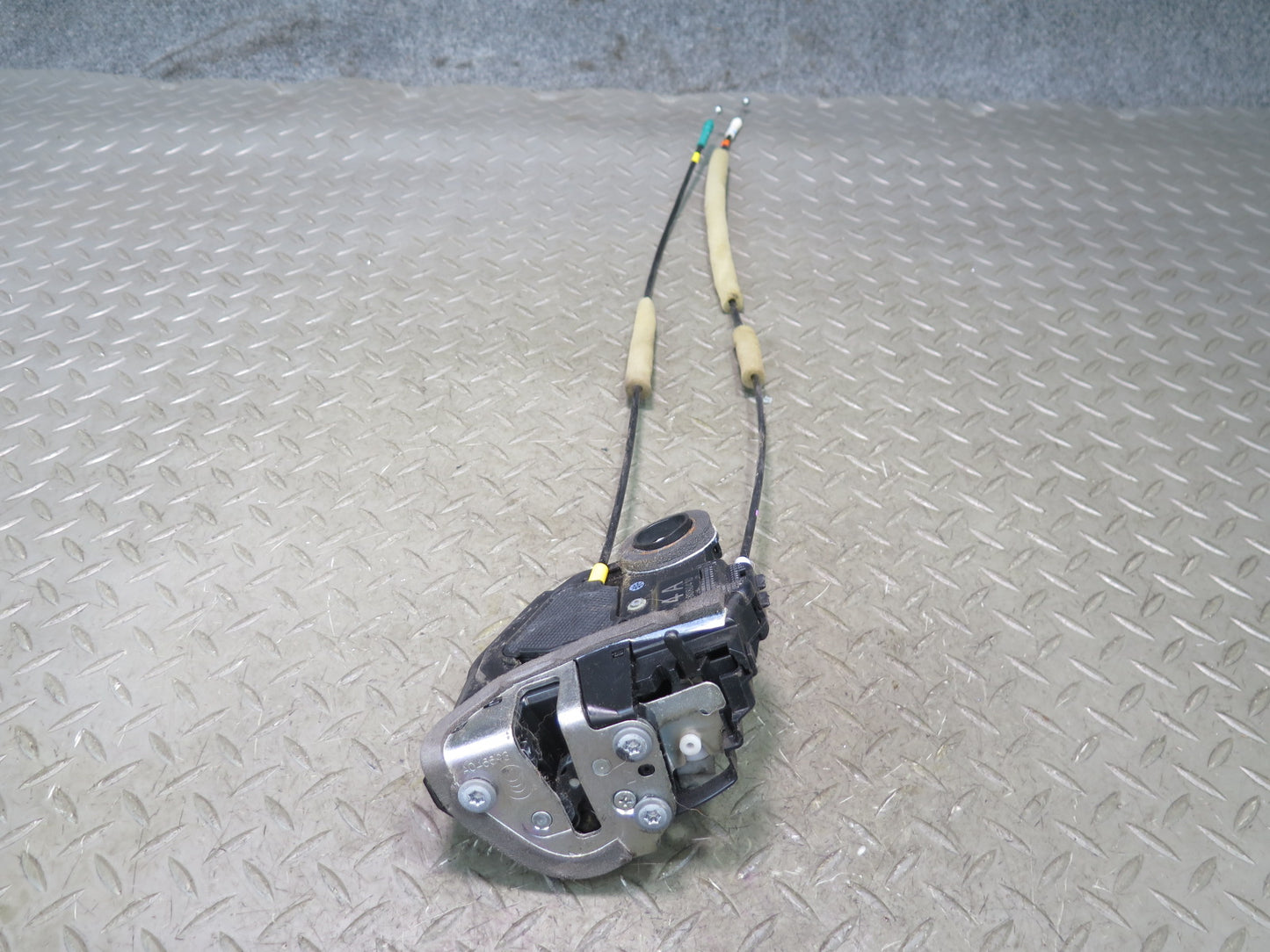 2008-2015 Lexus URJ201L LX570 Rear Left Side Door Lock Latch Actuator