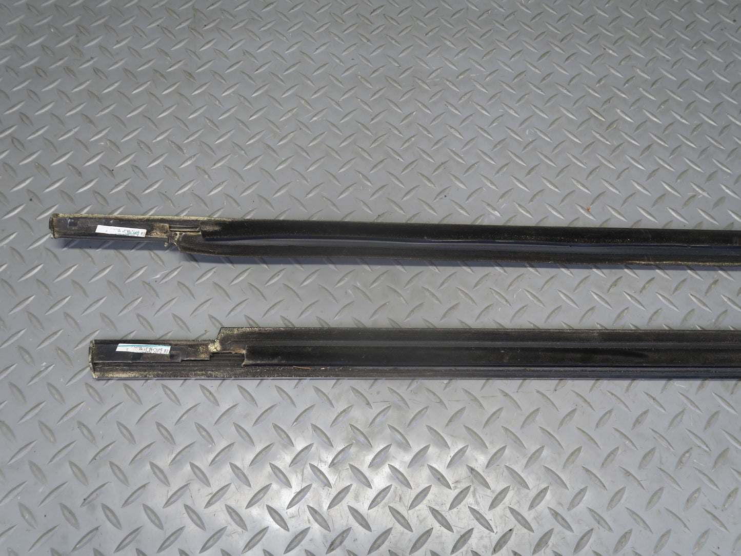 06-11 Mercedes W164 ML Set of 2 Front & Rear Left Door Weatherstrip Molding OEM