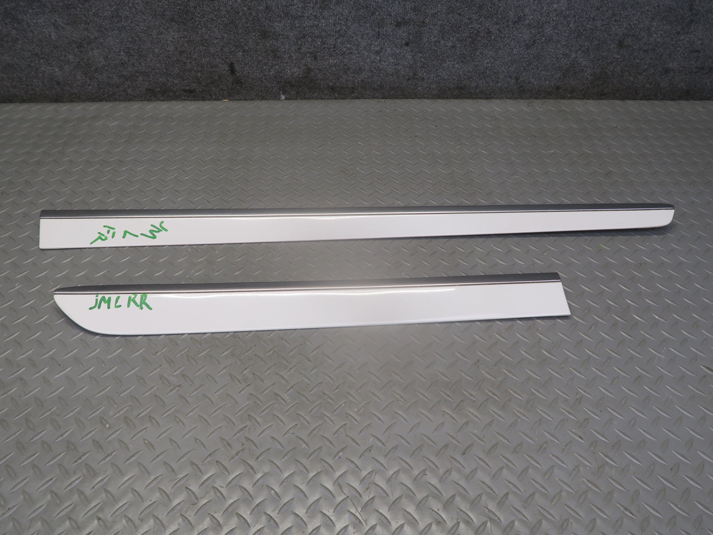 06-11 Mercedes W164 Ml-class Set of 2 Front Rear Right Door Exterior Molding OEM
