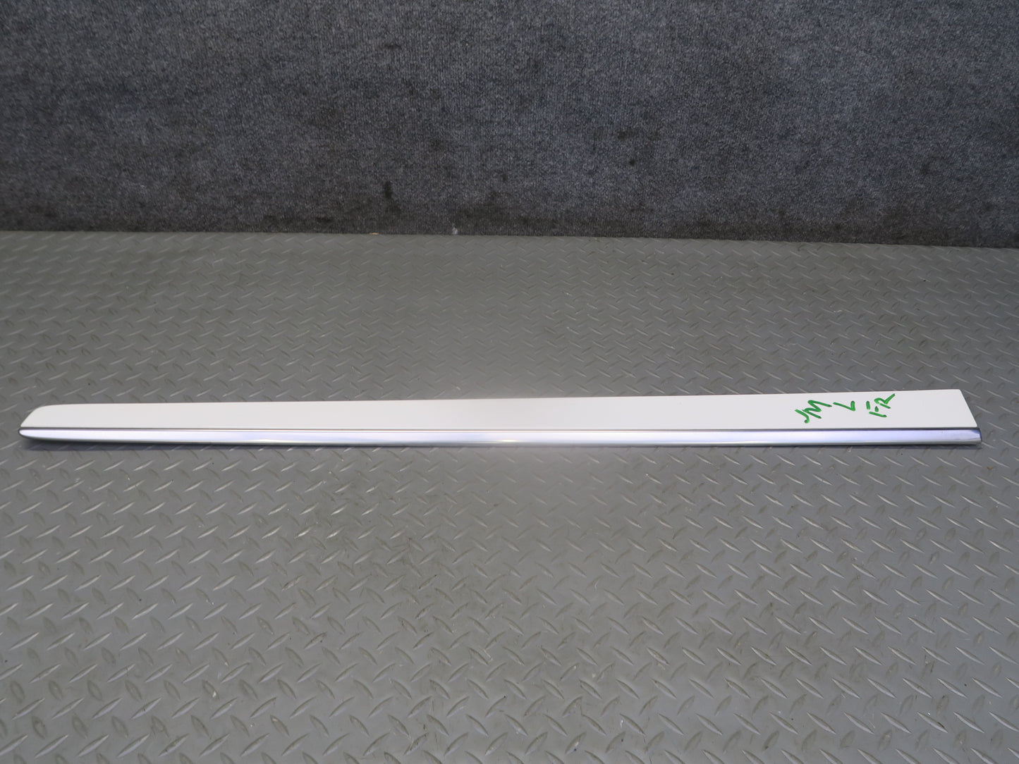 06-11 Mercedes W164 Ml-class Set of 2 Front Rear Right Door Exterior Molding OEM