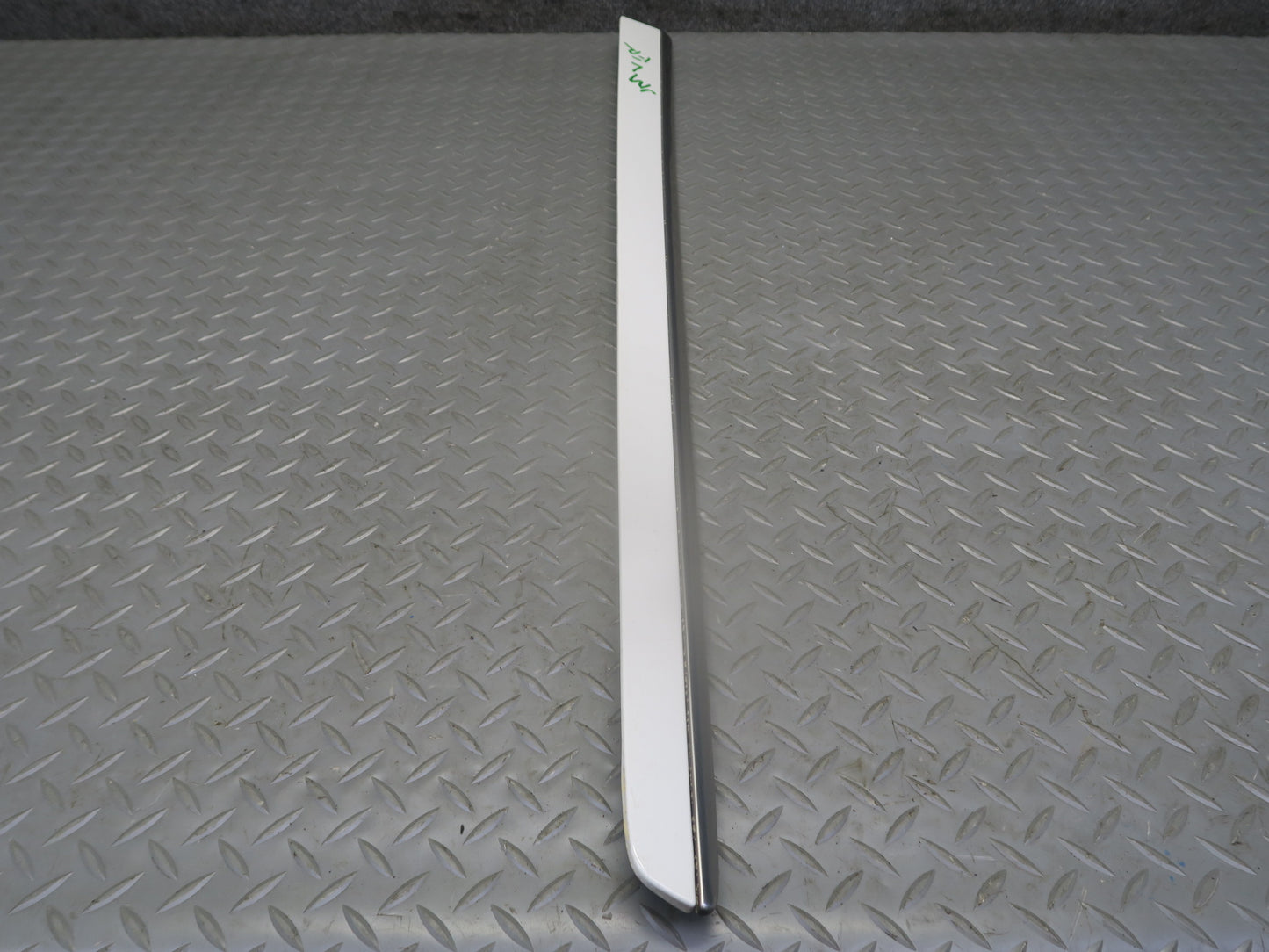 06-11 Mercedes W164 Ml-class Set of 2 Front Rear Right Door Exterior Molding OEM