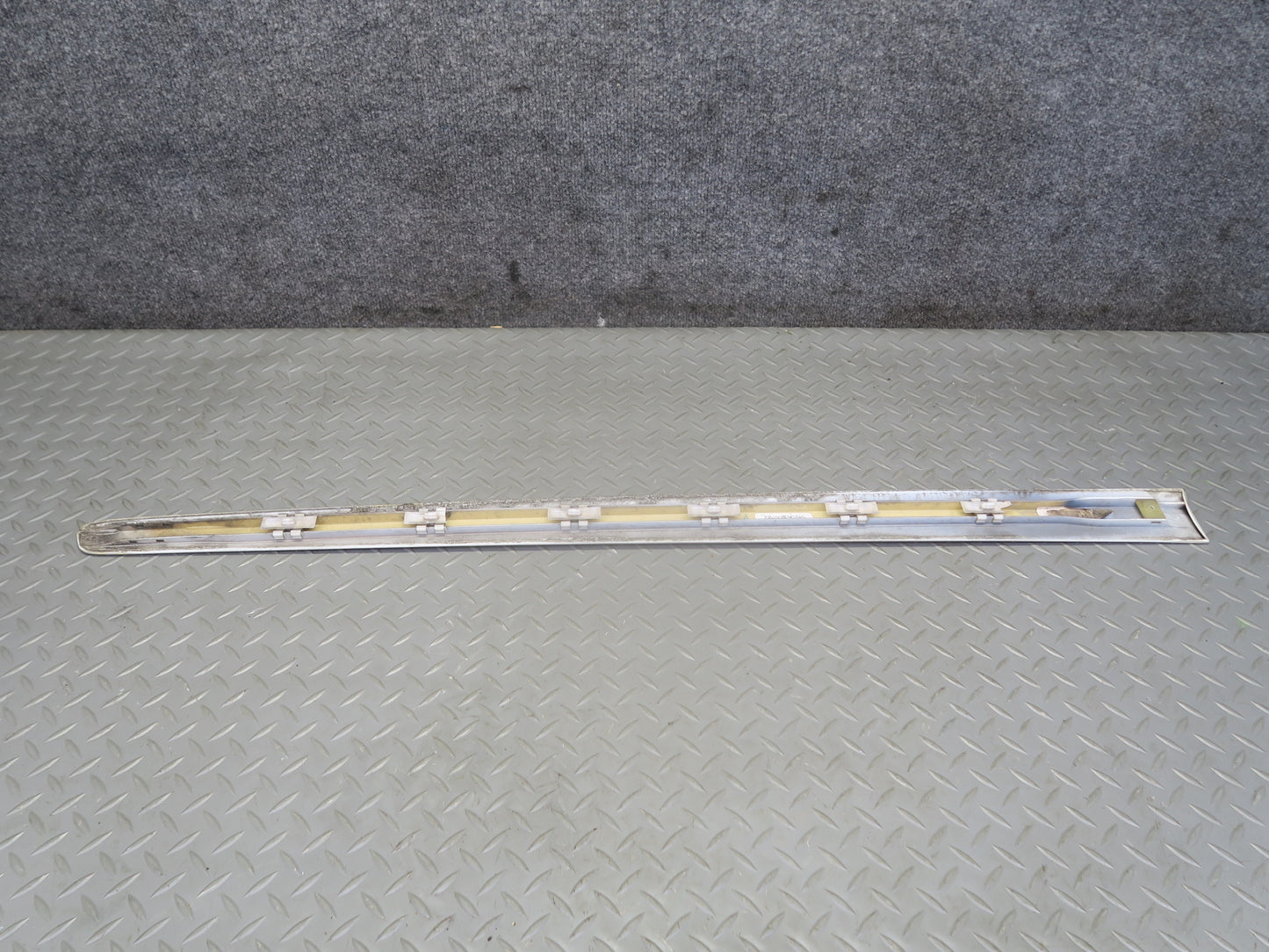 06-11 Mercedes W164 Ml-class Set of 2 Front Rear Right Door Exterior Molding OEM