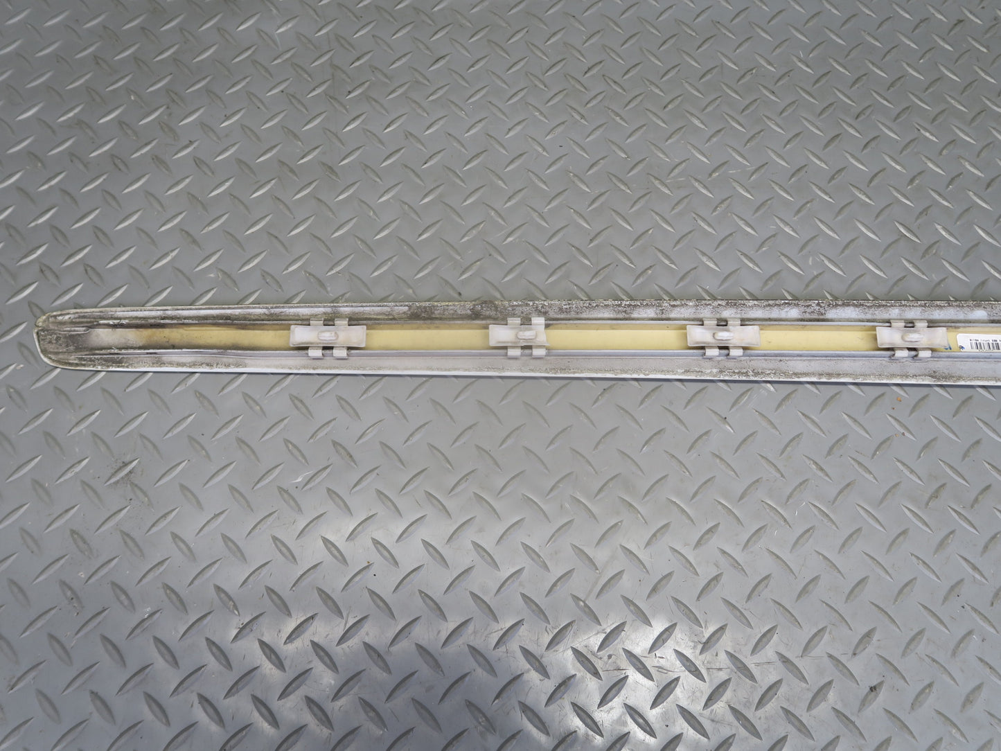 06-11 Mercedes W164 Ml-class Set of 2 Front Rear Right Door Exterior Molding OEM