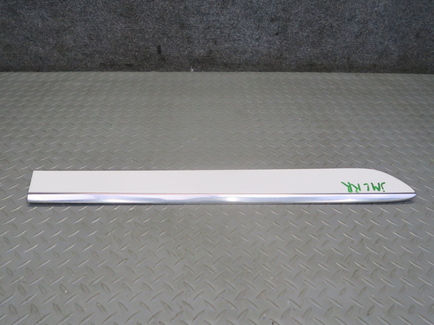 06-11 Mercedes W164 Ml-class Set of 2 Front Rear Right Door Exterior Molding OEM