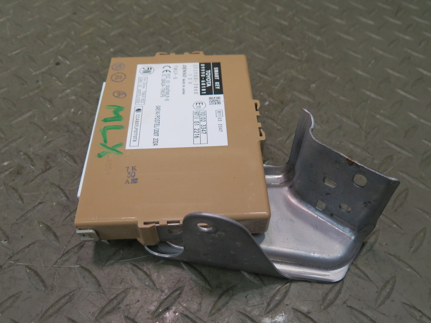 2008-2010 Lexus URJ201L LX570 Smart KEY Control Module Unit 89990-60181