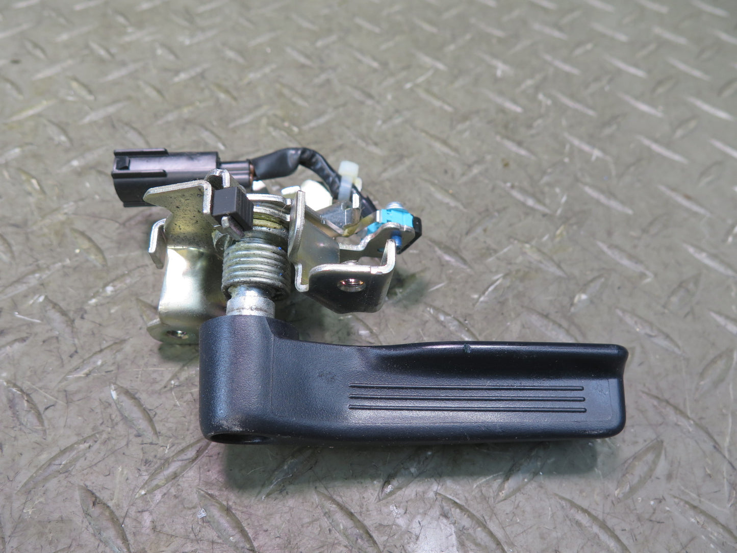2008-2015 Lexus URJ201L LX570 Rear Trunk Tail Gate Liftgate Latch Lock Handle