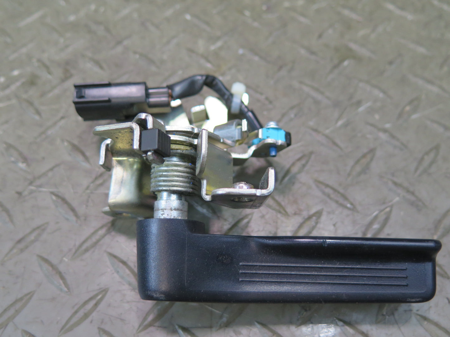 2008-2015 Lexus URJ201L LX570 Rear Trunk Tail Gate Liftgate Latch Lock Handle