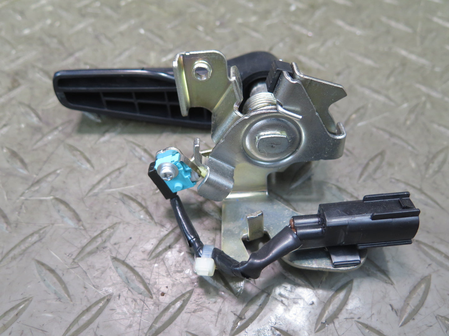 2008-2015 Lexus URJ201L LX570 Rear Trunk Tail Gate Liftgate Latch Lock Handle