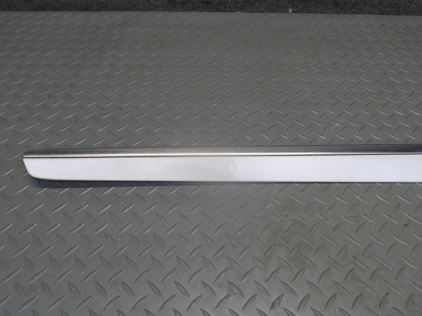 06-11 Mercedes W164 Ml-class Set of 2 Front Rear Left Door Exterior Molding OEM