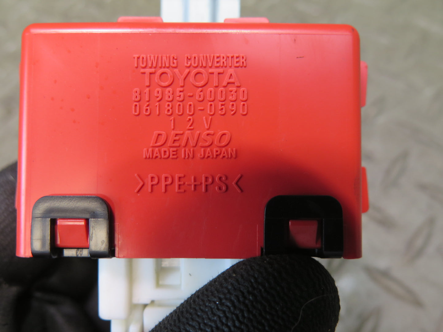 2008-2015 Lexus URJ201L LX570 Towing Converter Relay Module 81985-60030