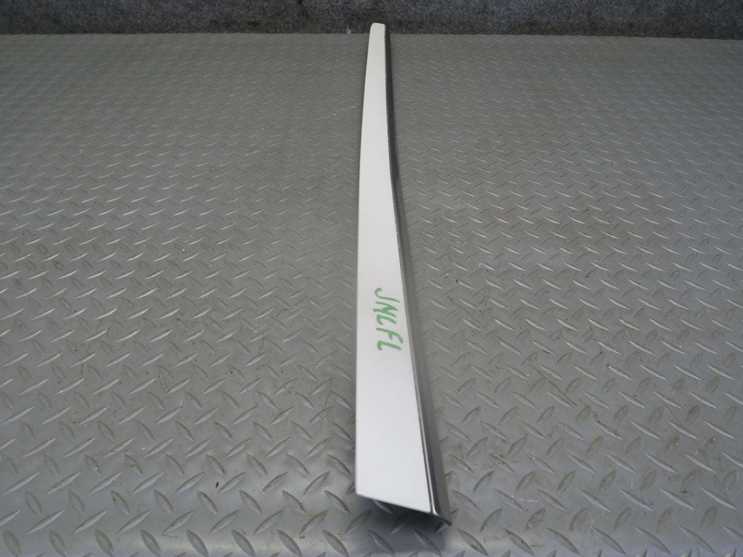06-11 Mercedes W164 Ml-class Set of 2 Front Rear Left Door Exterior Molding OEM