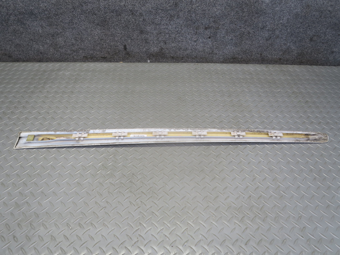 06-11 Mercedes W164 Ml-class Set of 2 Front Rear Left Door Exterior Molding OEM