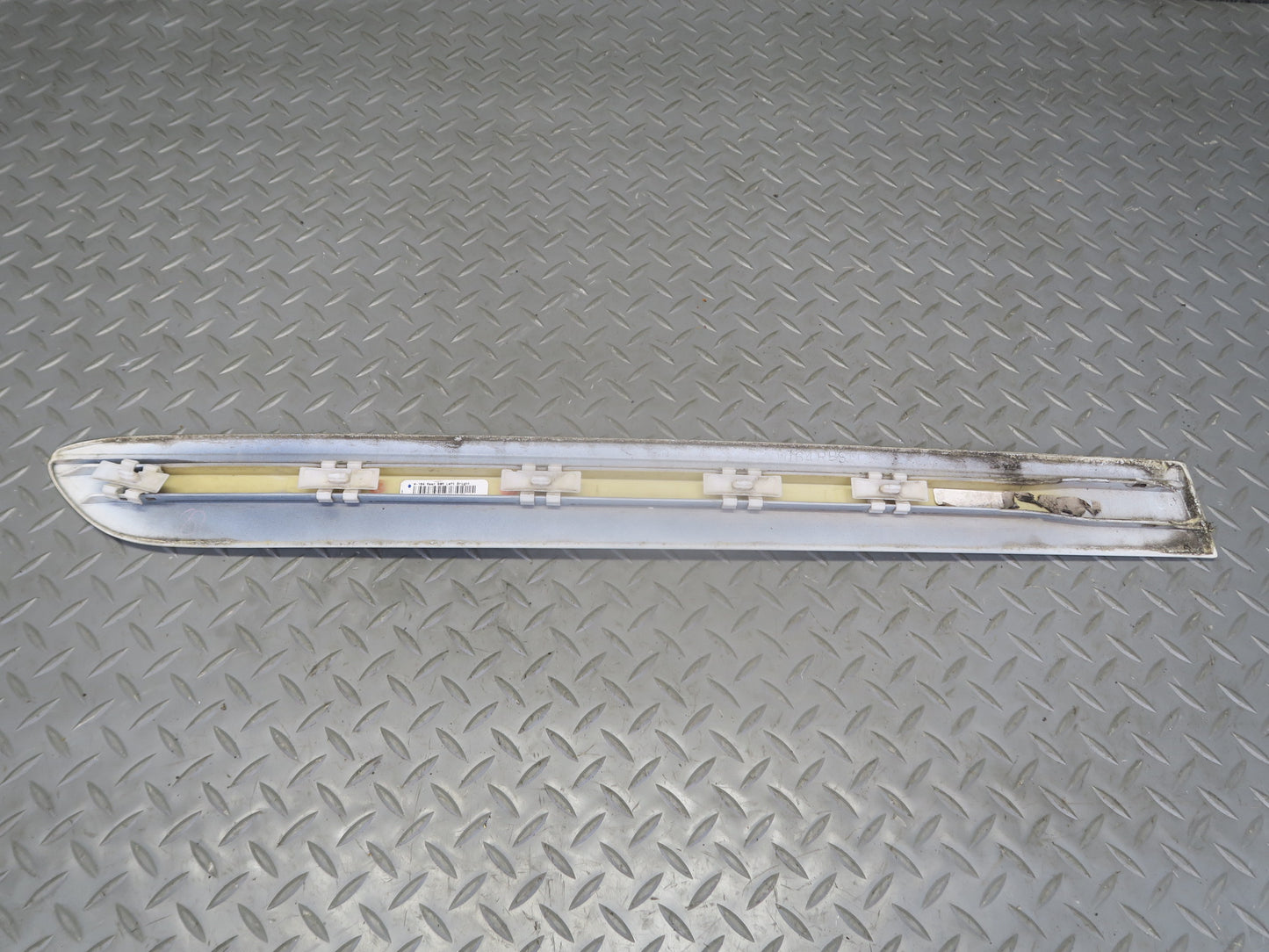 06-11 Mercedes W164 Ml-class Set of 2 Front Rear Left Door Exterior Molding OEM