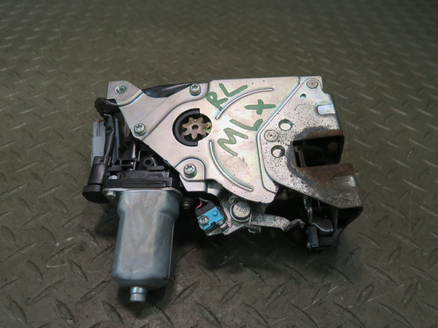 2008-2011 Lexus URJ201L LX570 Rear Left Side Trunk Tailgate Lock Latch Actuator
