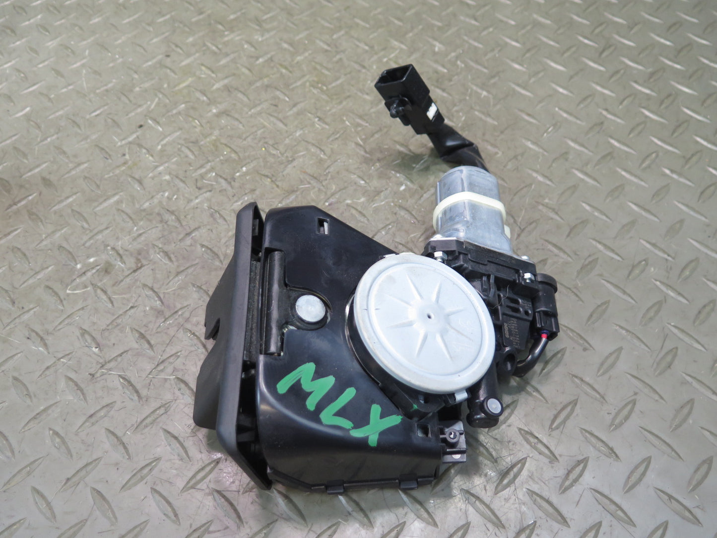 2008-2015 Lexus URJ201L LX570 Power Liftgate Tailgate Trunk Lock Latch Actuator