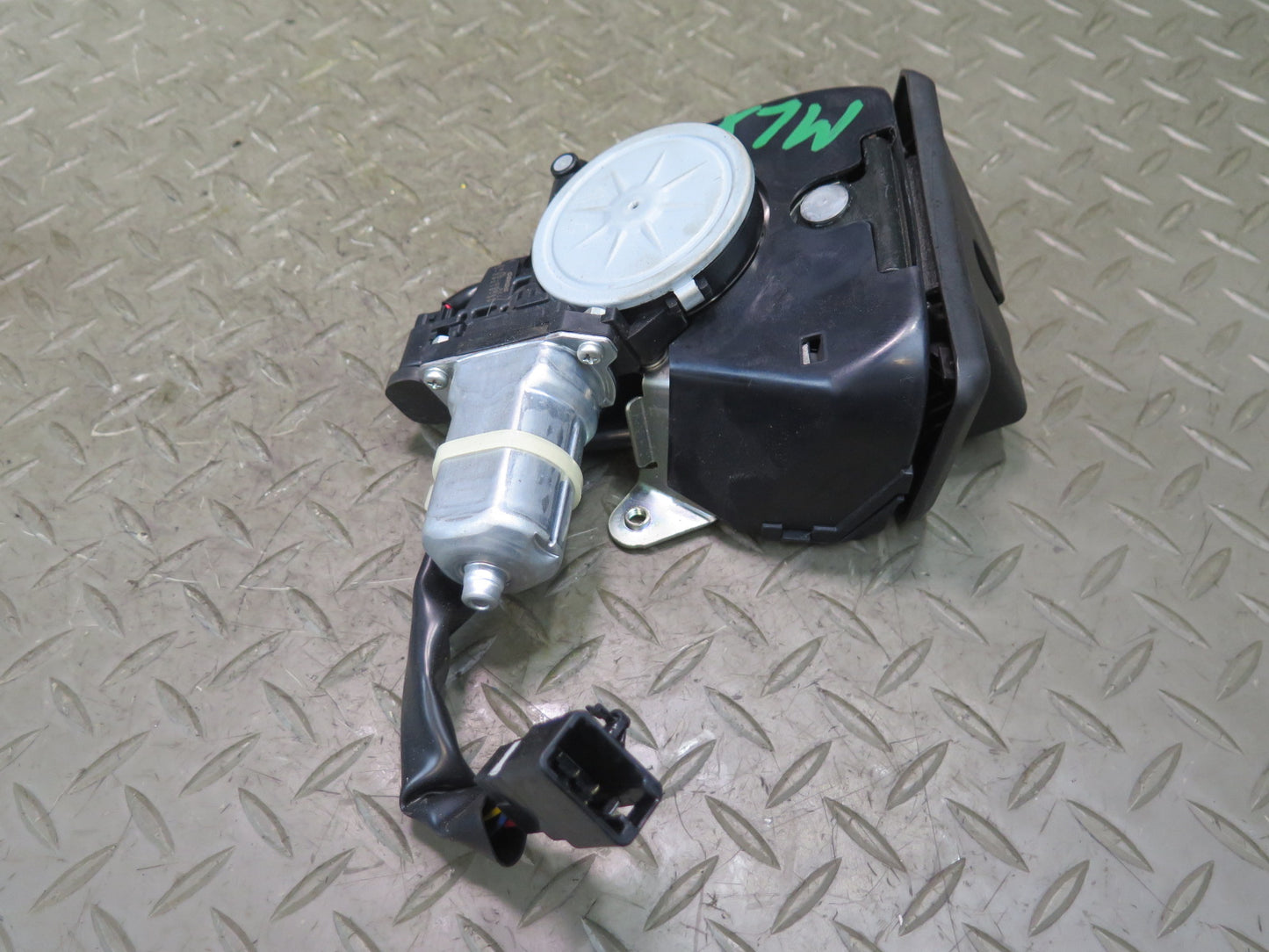 2008-2015 Lexus URJ201L LX570 Power Liftgate Tailgate Trunk Lock Latch Actuator