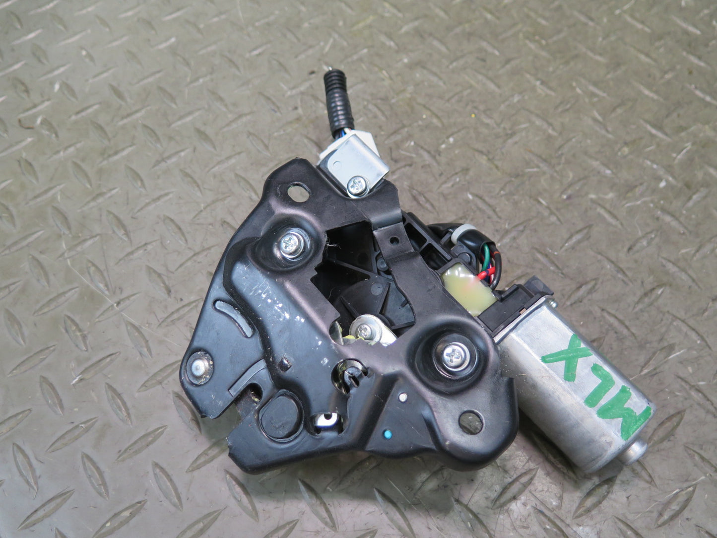2008-2011 Lexus URJ201L LX570 Rear Right Folding Seat Lock Latch Actuator