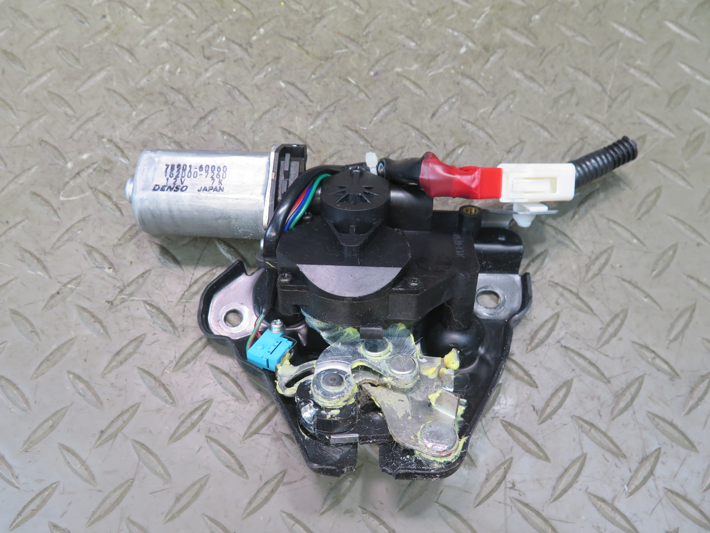 2008-2011 Lexus URJ201L LX570 Rear Right Folding Seat Lock Latch Actuator