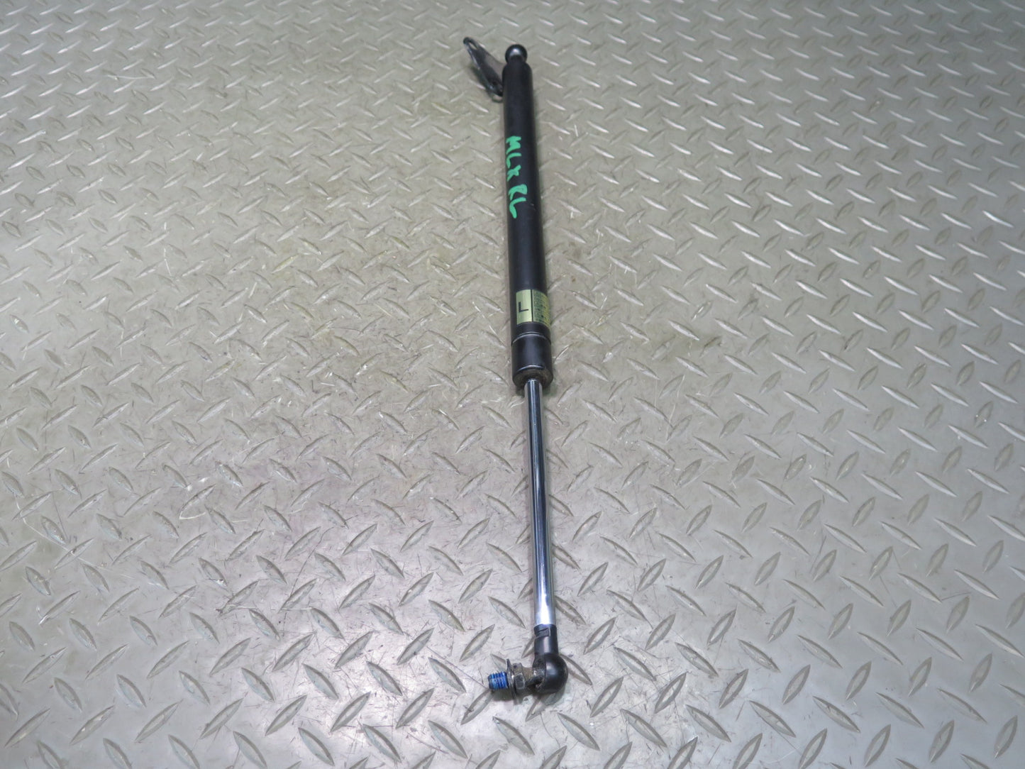 2008-2011 Lexus URJ201L LX570 Rear Trunk Hatch Strut Shock Left Right Side Set