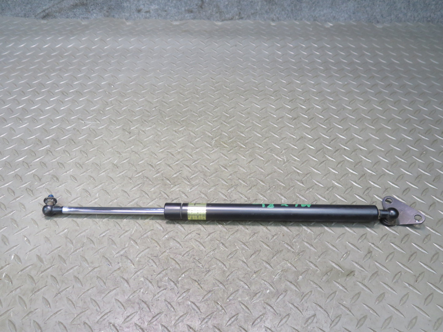 2008-2011 Lexus URJ201L LX570 Rear Trunk Hatch Strut Shock Left Right Side Set