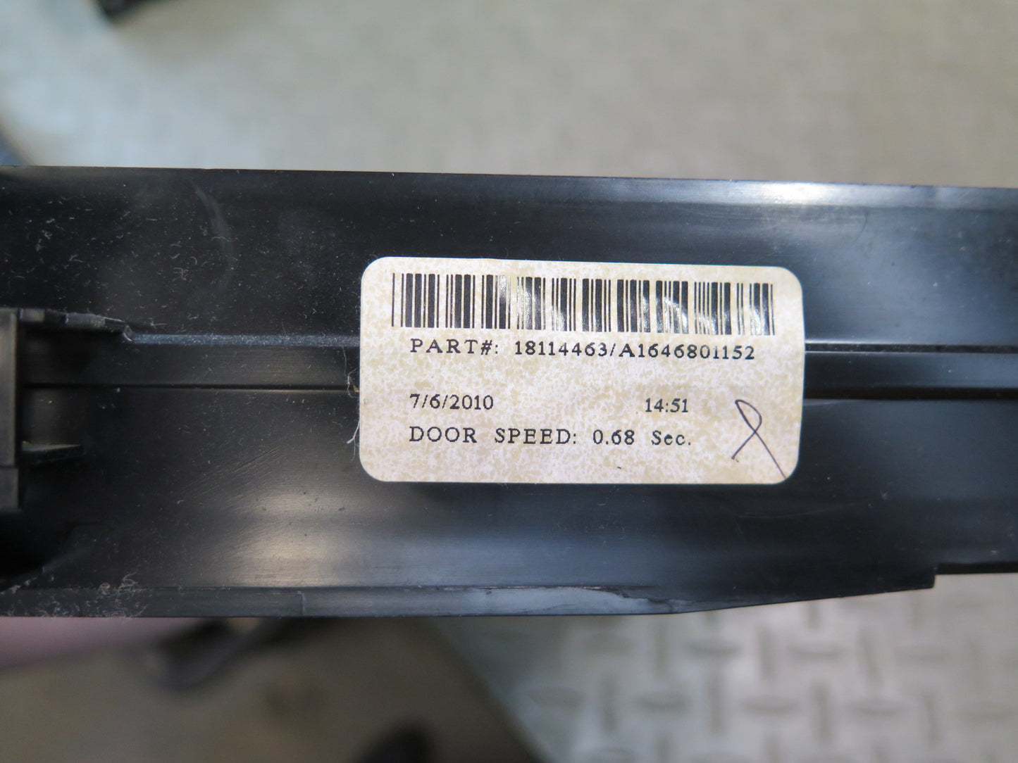 06-11 Mercedes W164 X164 ML GL Dash Front Compartment Storage 1646801152 OEM