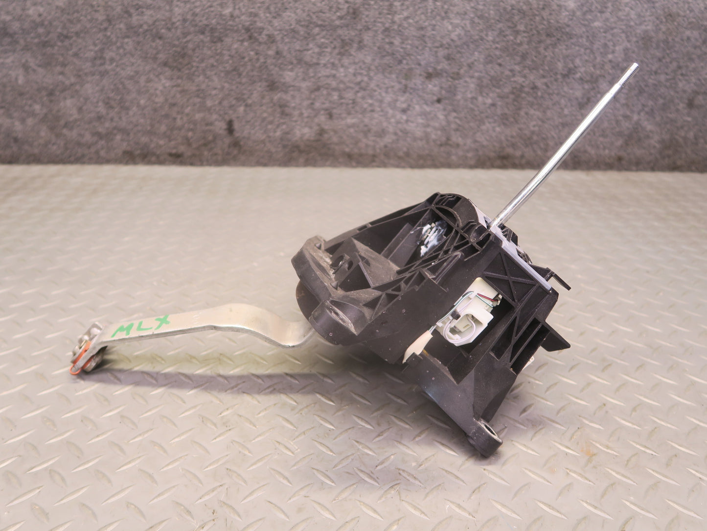 2008-2010 Lexus URJ201L LX570 A/T Automatic Transmission Gear Shifter Selector