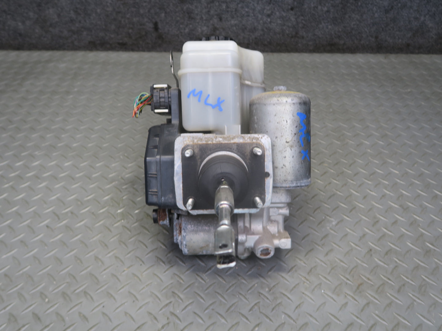 2008-2009 Lexus URJ201L LX570 ABS Anti-lock Brake Pump Module Assembly