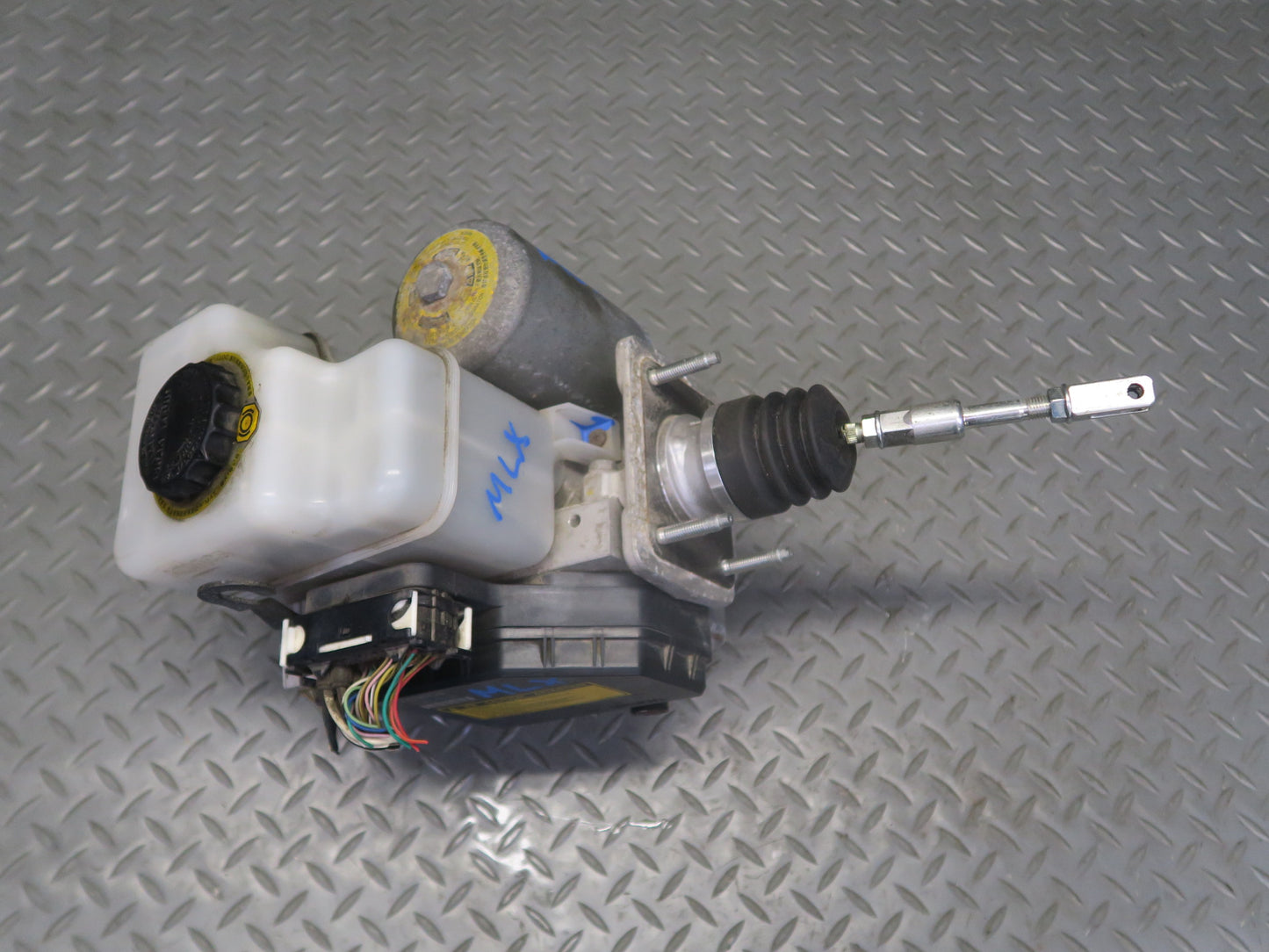 2008-2009 Lexus URJ201L LX570 ABS Anti-lock Brake Pump Module Assembly