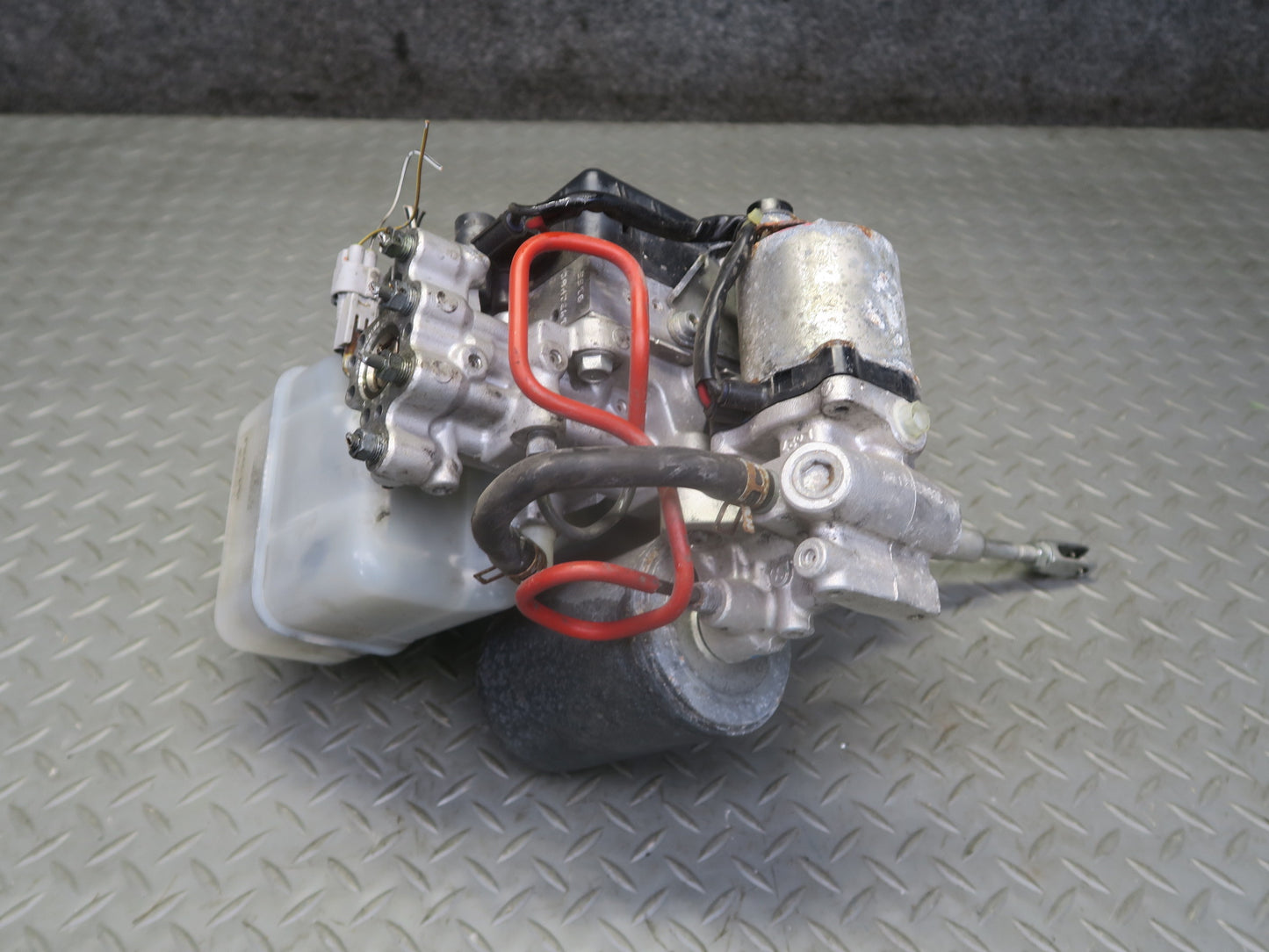 2008-2009 Lexus URJ201L LX570 ABS Anti-lock Brake Pump Module Assembly