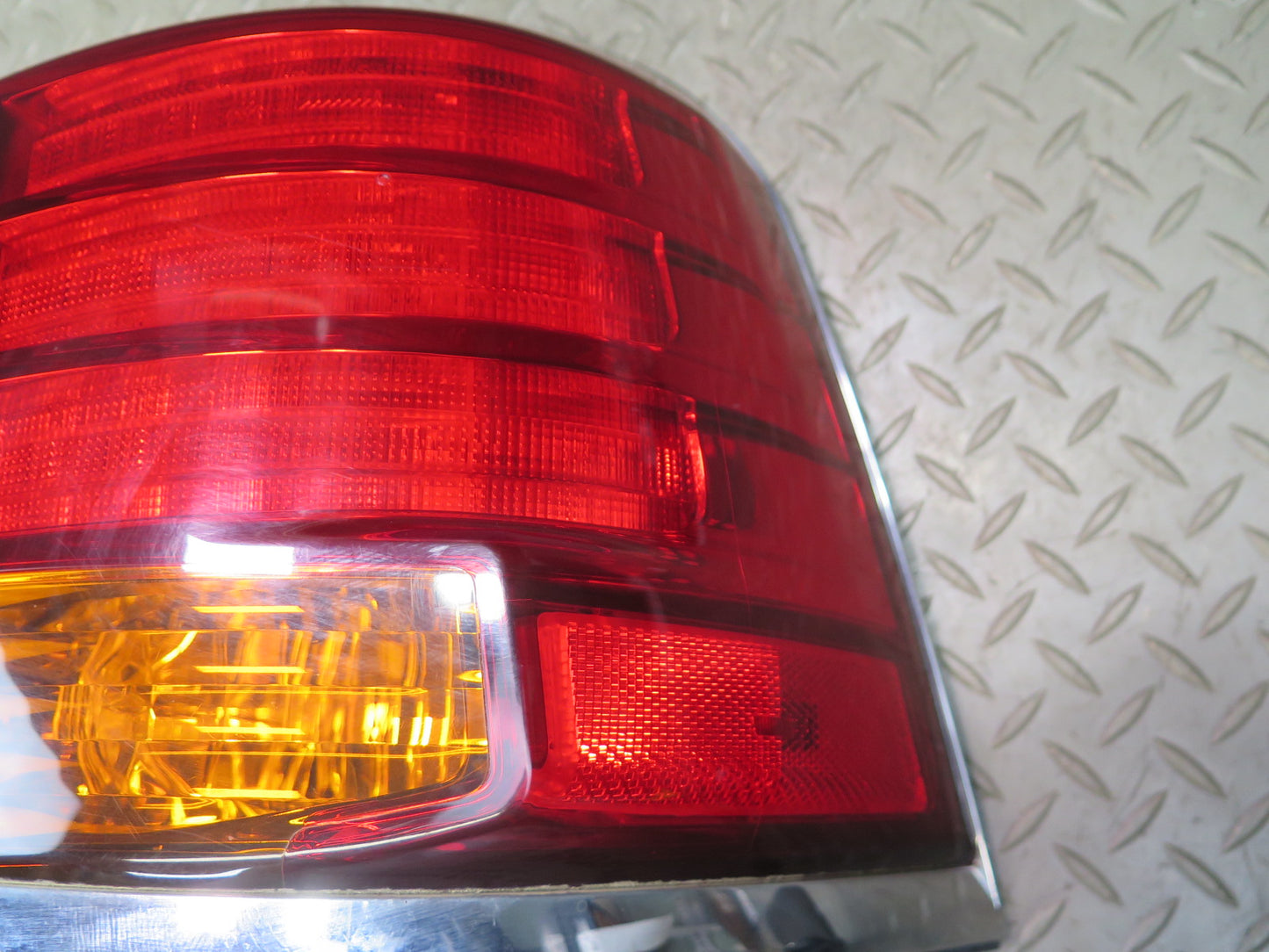 2008-2011 Lexus URJ201L LX570 Rear Right Pass Side Outer Tail Light Lamp