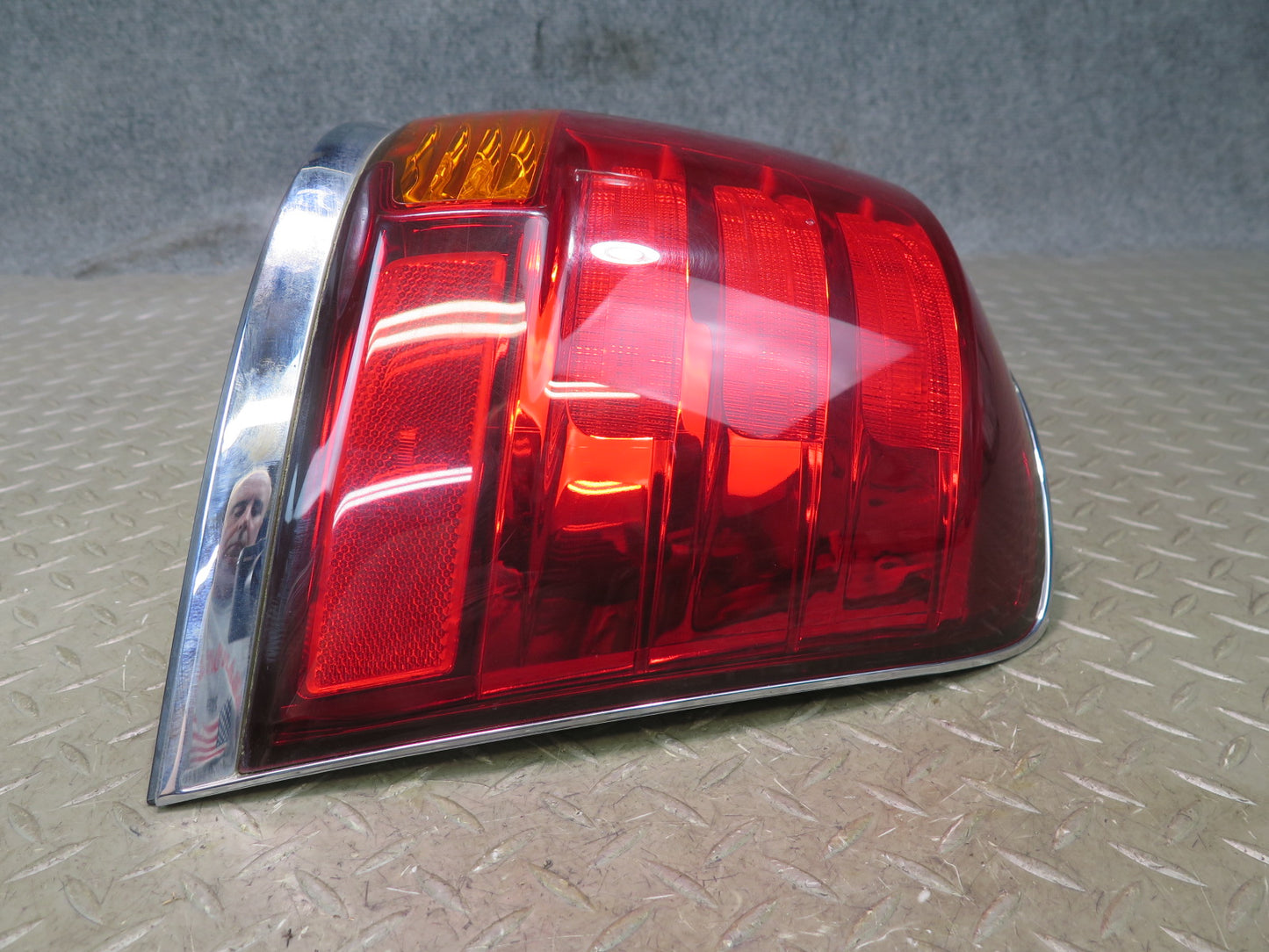 2008-2011 Lexus URJ201L LX570 Rear Right Pass Side Outer Tail Light Lamp