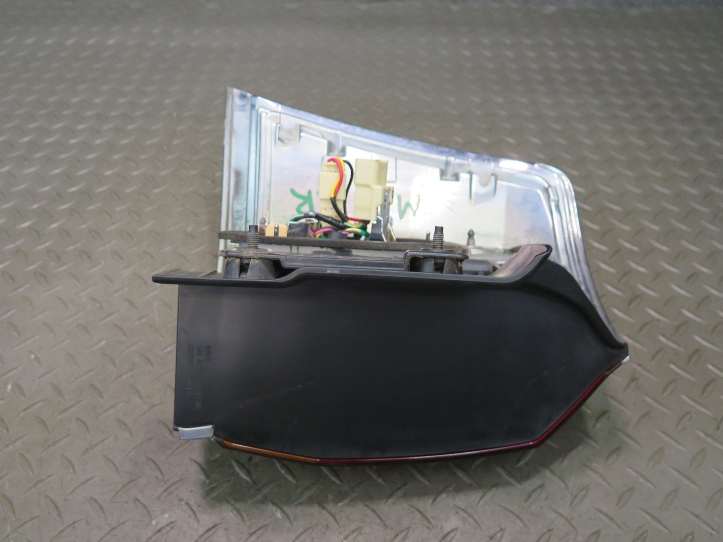 2008-2011 Lexus URJ201L LX570 Rear Right Pass Side Outer Tail Light Lamp