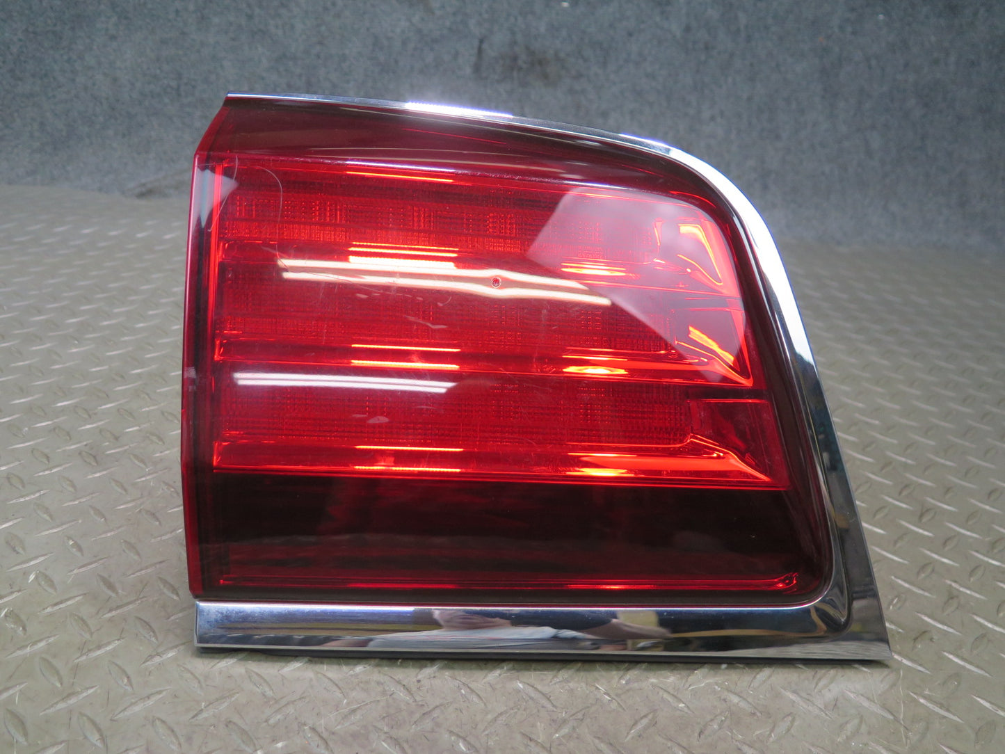 2008-2011 Lexus URJ201L LX570 Rear Left Driver Side Inner Tail Light Lamp