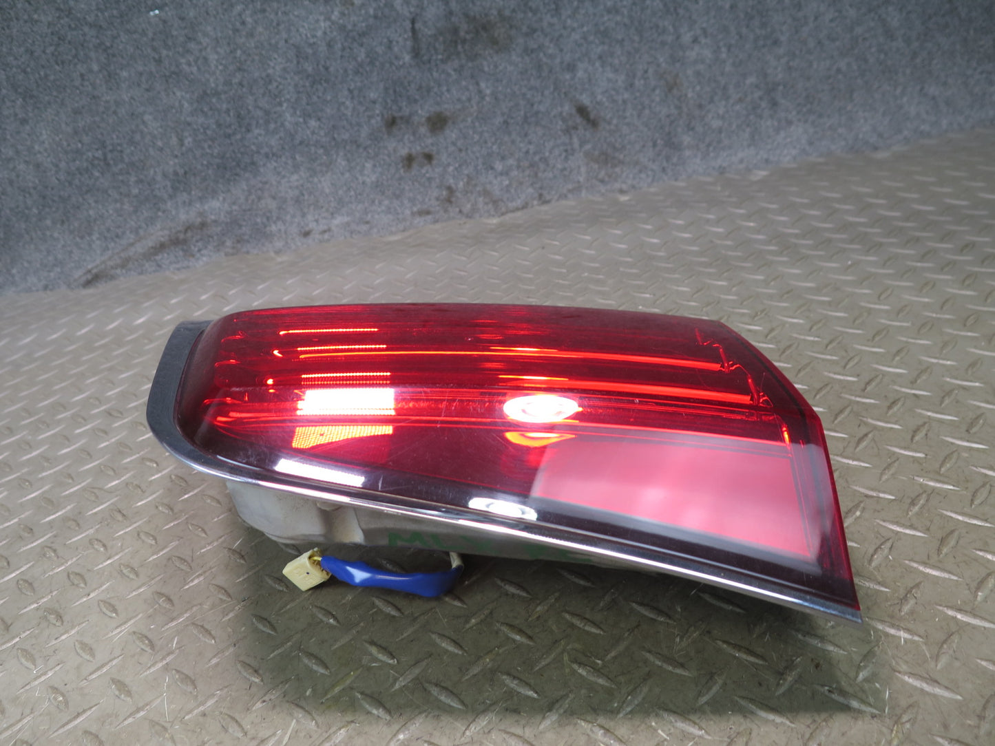 2008-2011 Lexus URJ201L LX570 Rear Left Driver Side Inner Tail Light Lamp