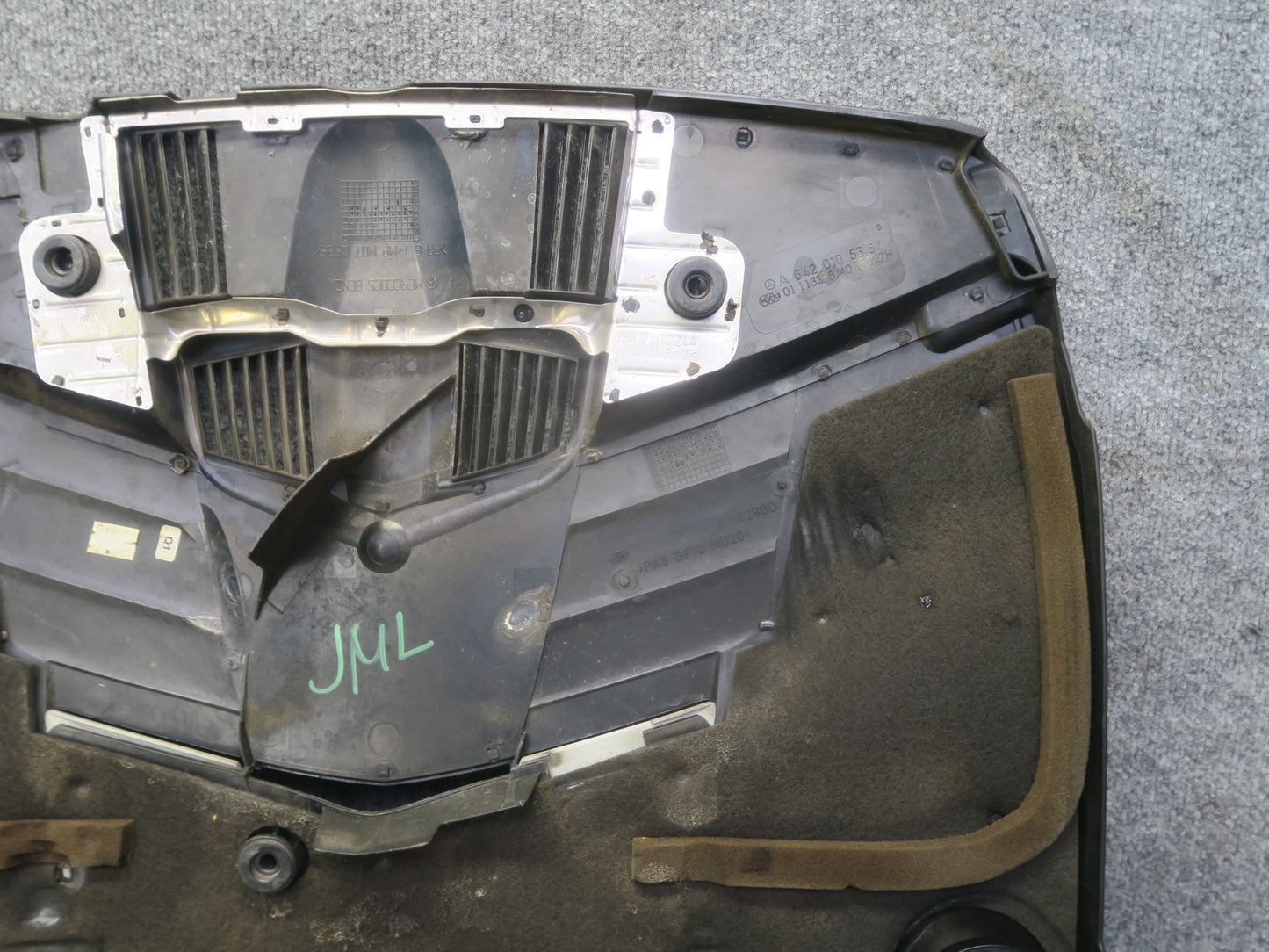 10-11 Mercedes W164 ML350 3.0L Diesel Front Engine Motor Cover Trim Panel OEM