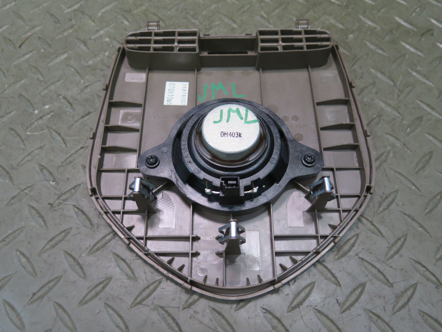06-11 Mercedes W164 ML350 Dash Center Speaker w Trim Cover 1646801718 OEM