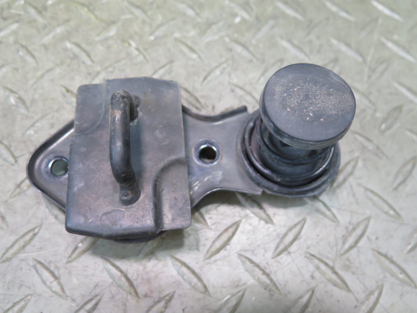 06-11 Mercedes W164 Ml-class Hood Upper Right & Left Safety Catch Lock Latch OEM