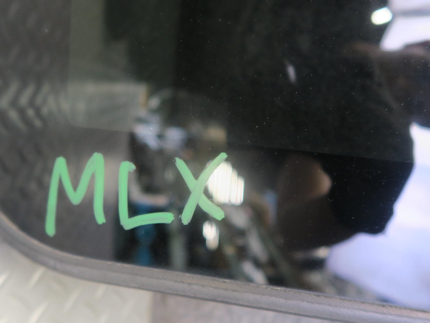 2008-2009 Lexus URJ201L LX570 Front Upper Sunroof Moon Roof Glass Window Panel