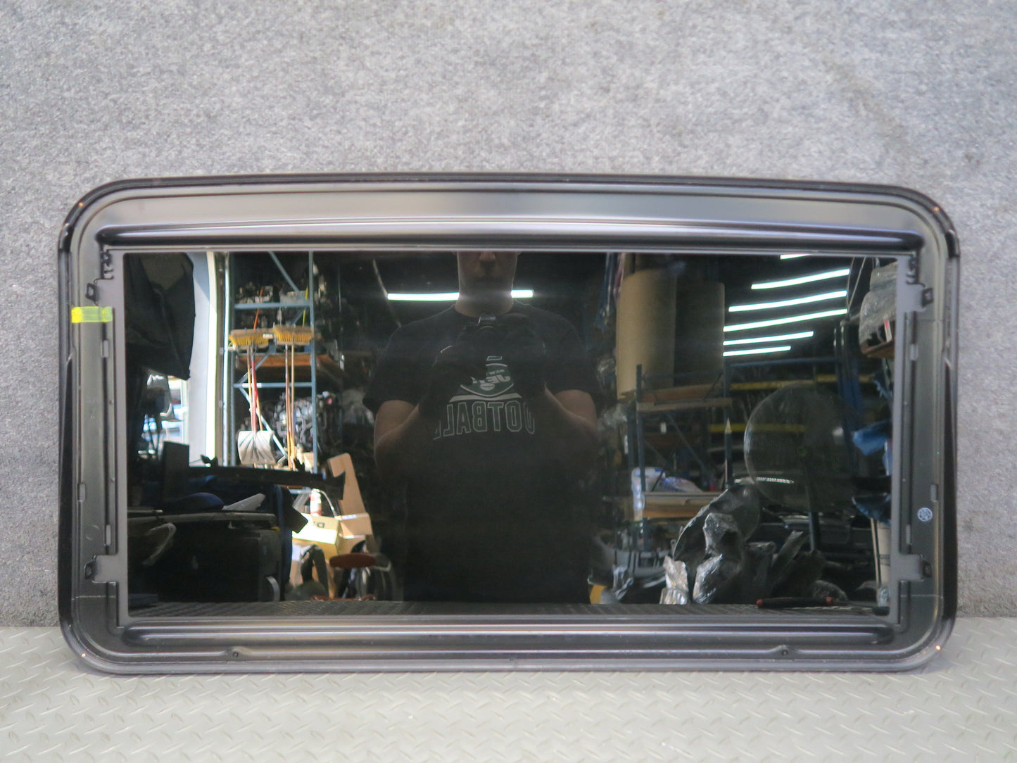 2008-2009 Lexus URJ201L LX570 Front Upper Sunroof Moon Roof Glass Window Panel