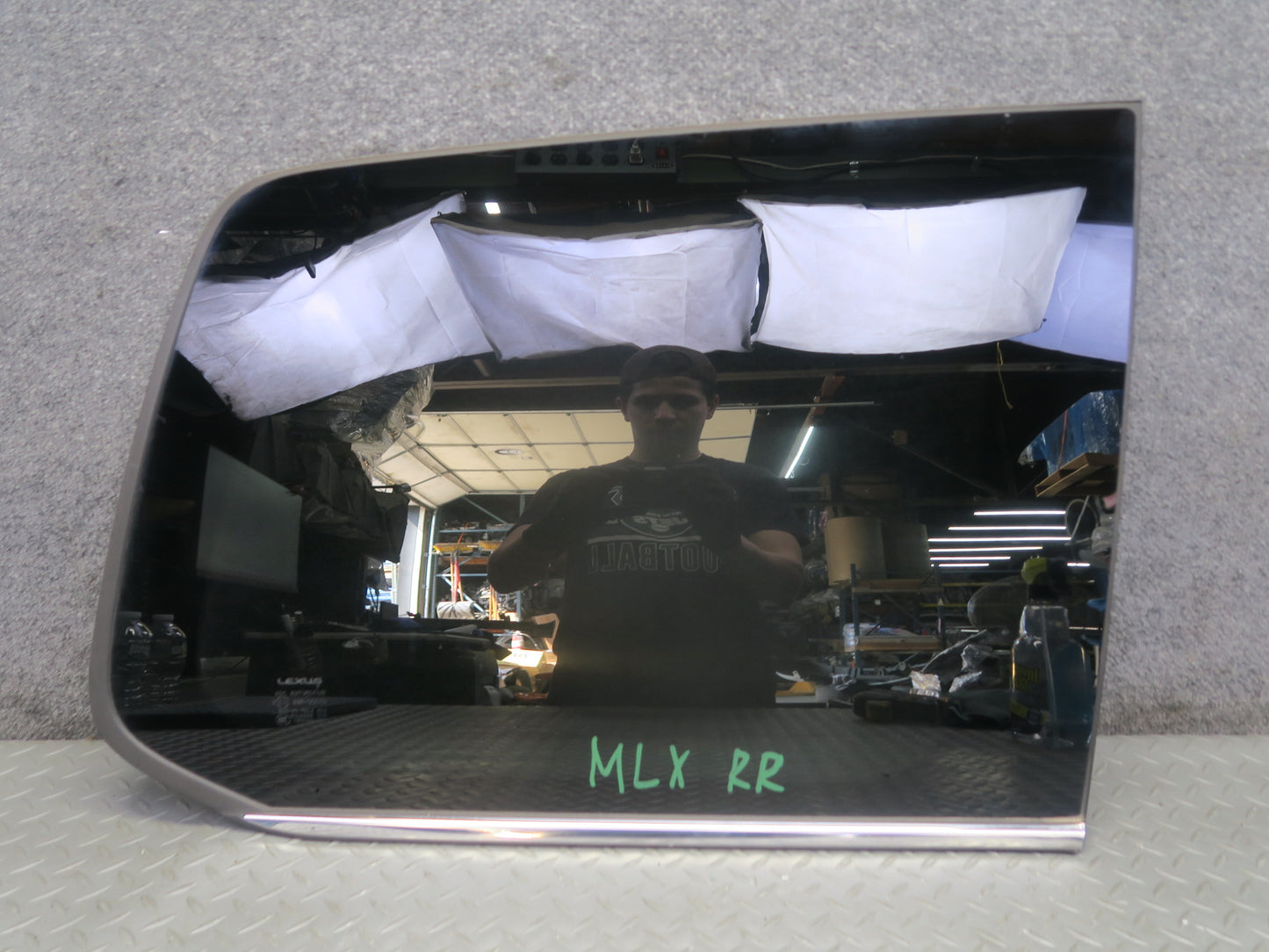 2008-2011 Lexus URJ201L LX570 Rear Right Pass Side Quarter Glass Window