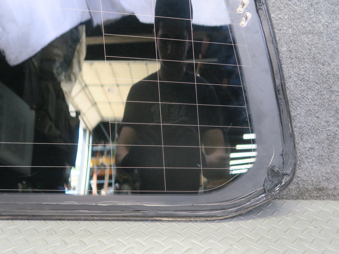 2008-2011 Lexus URJ201L LX570 Rear Right Pass Side Quarter Glass Window