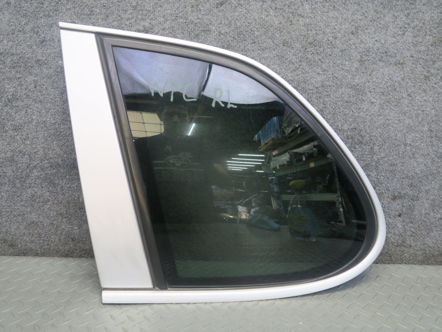 2003-2006 Porsche Cayenne 955 Rear Left Quarter Glass Window 7L5845297AC