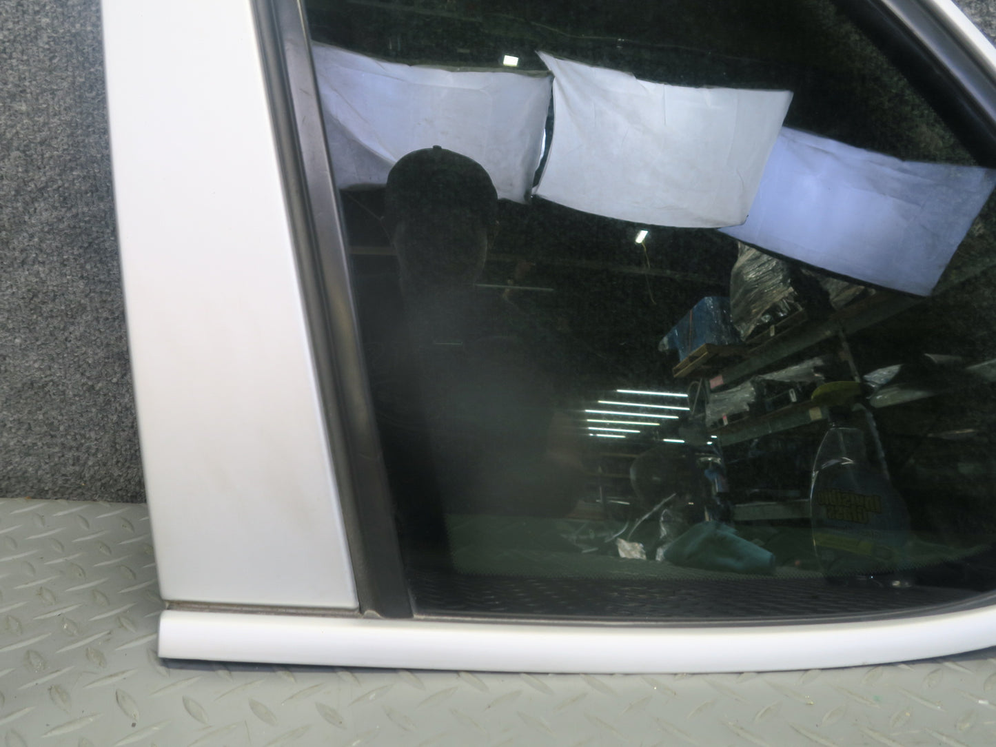 2003-2006 Porsche Cayenne 955 Rear Left Quarter Glass Window 7L5845297AC