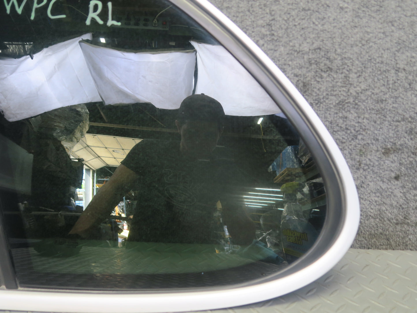 2003-2006 Porsche Cayenne 955 Rear Left Quarter Glass Window 7L5845297AC