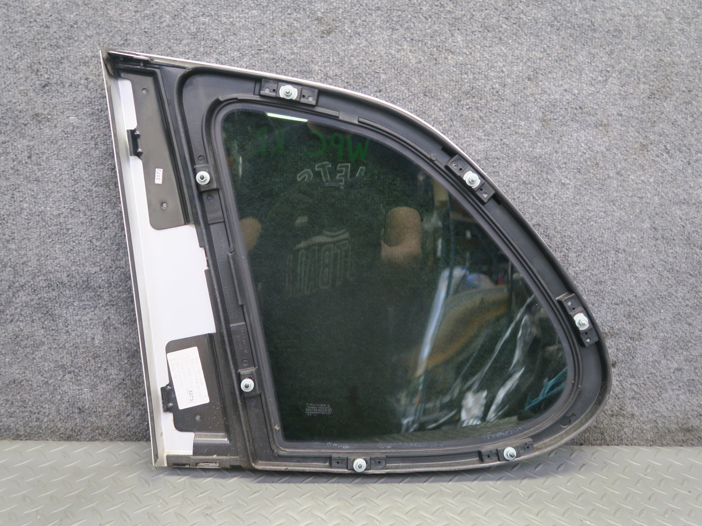 2003-2006 Porsche Cayenne 955 Rear Right Quarter Glass Window