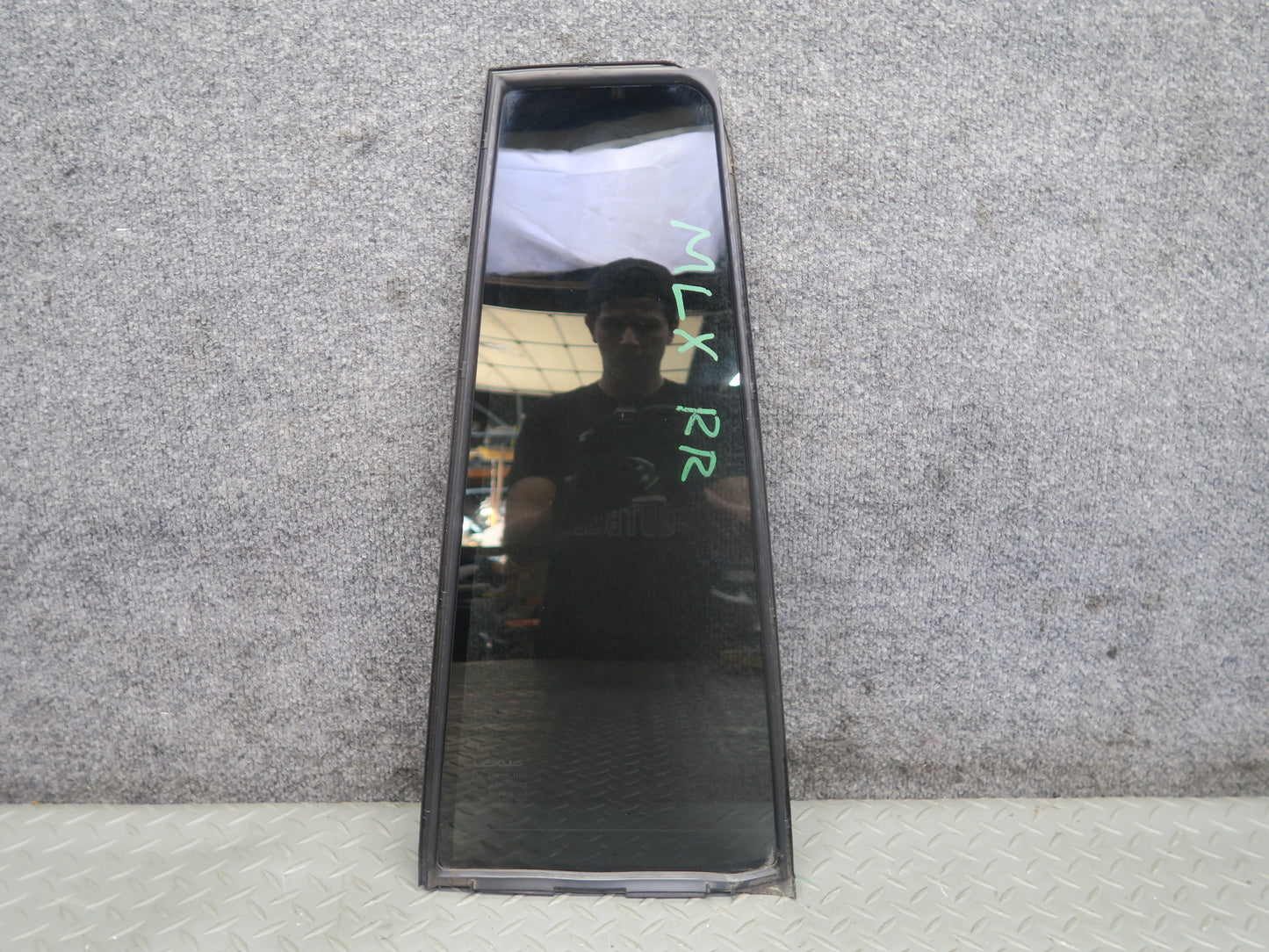 2008-2011 Lexus URJ201L LX570 Rear Right Pass Side Door Vent Glass Window