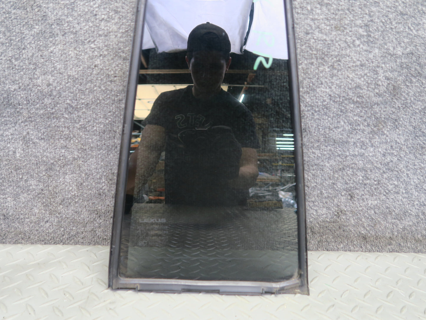 2008-2011 Lexus URJ201L LX570 Rear Right Pass Side Door Vent Glass Window
