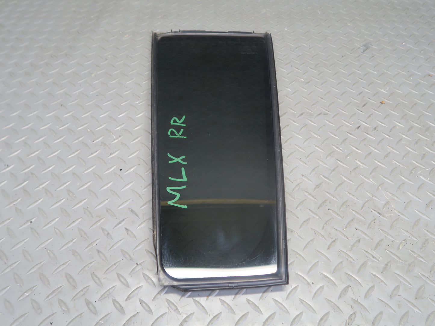 2008-2011 Lexus URJ201L LX570 Rear Right Pass Side Door Vent Glass Window