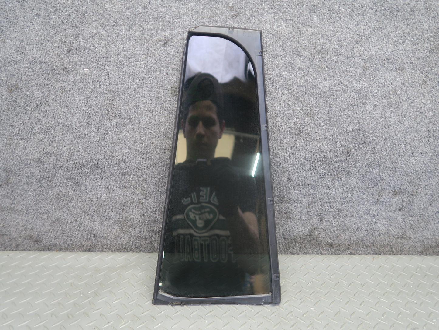 2008-2011 Lexus URJ201L LX570 Rear Right Pass Side Door Vent Glass Window